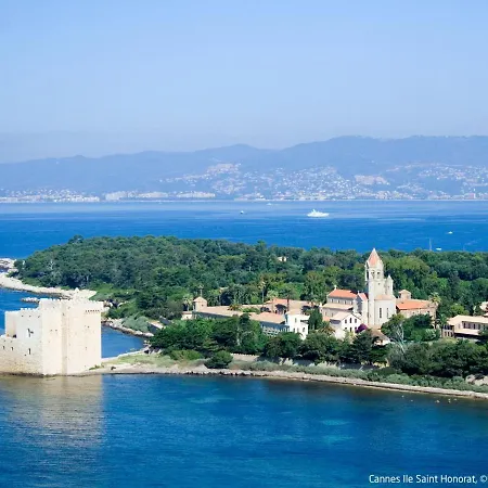 Les Pins D'alep By Interhome