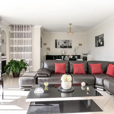 Les Pins D'alep By Interhome Ле-Канне