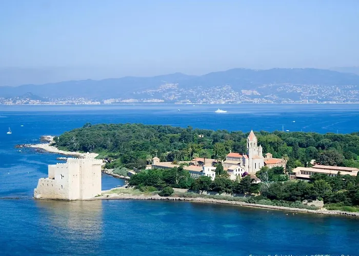 Les Pins D'alep By Interhome