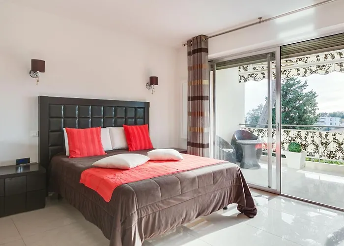 Daire Les Pins D'alep By Interhome